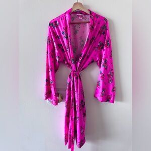 Victorias Secret Pink Women's Robe med/large